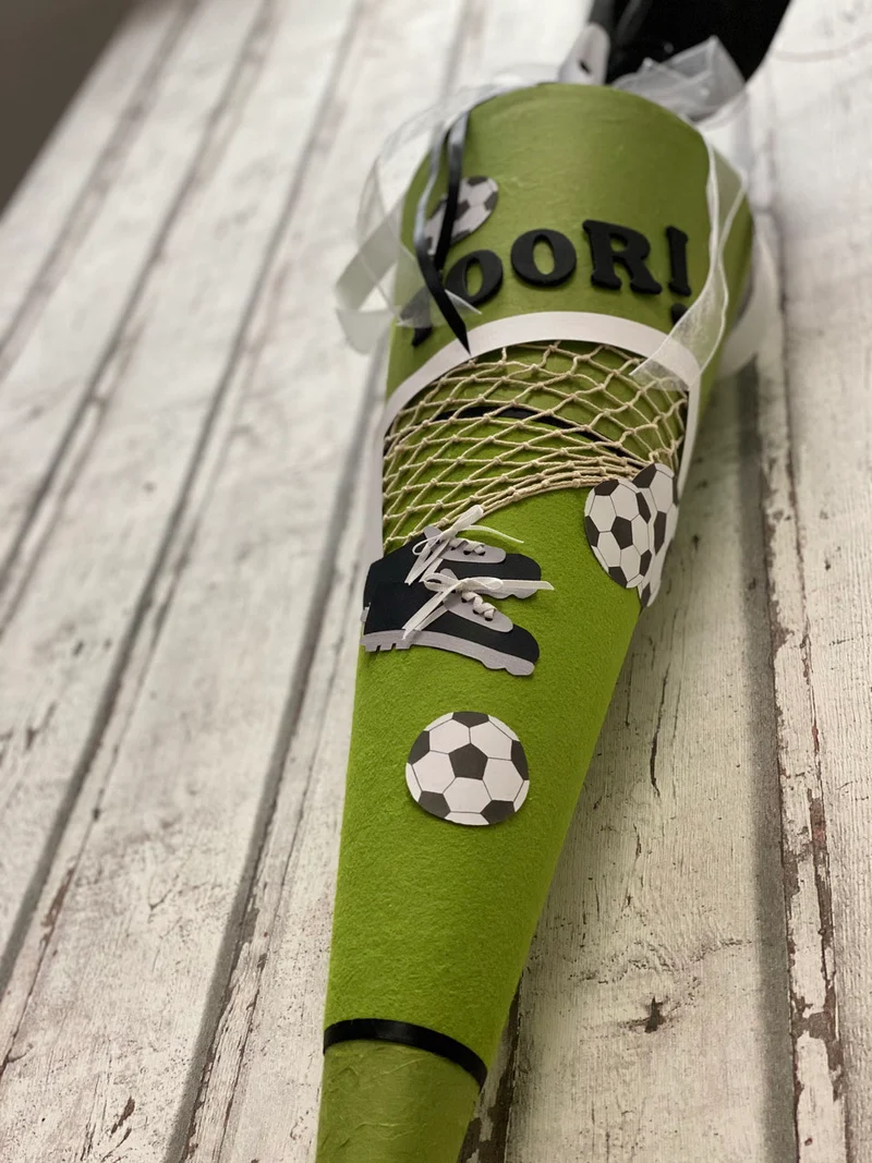 Fußball-Schultüte DIY Bastelset - aus Schultüte wird Nachtlicht