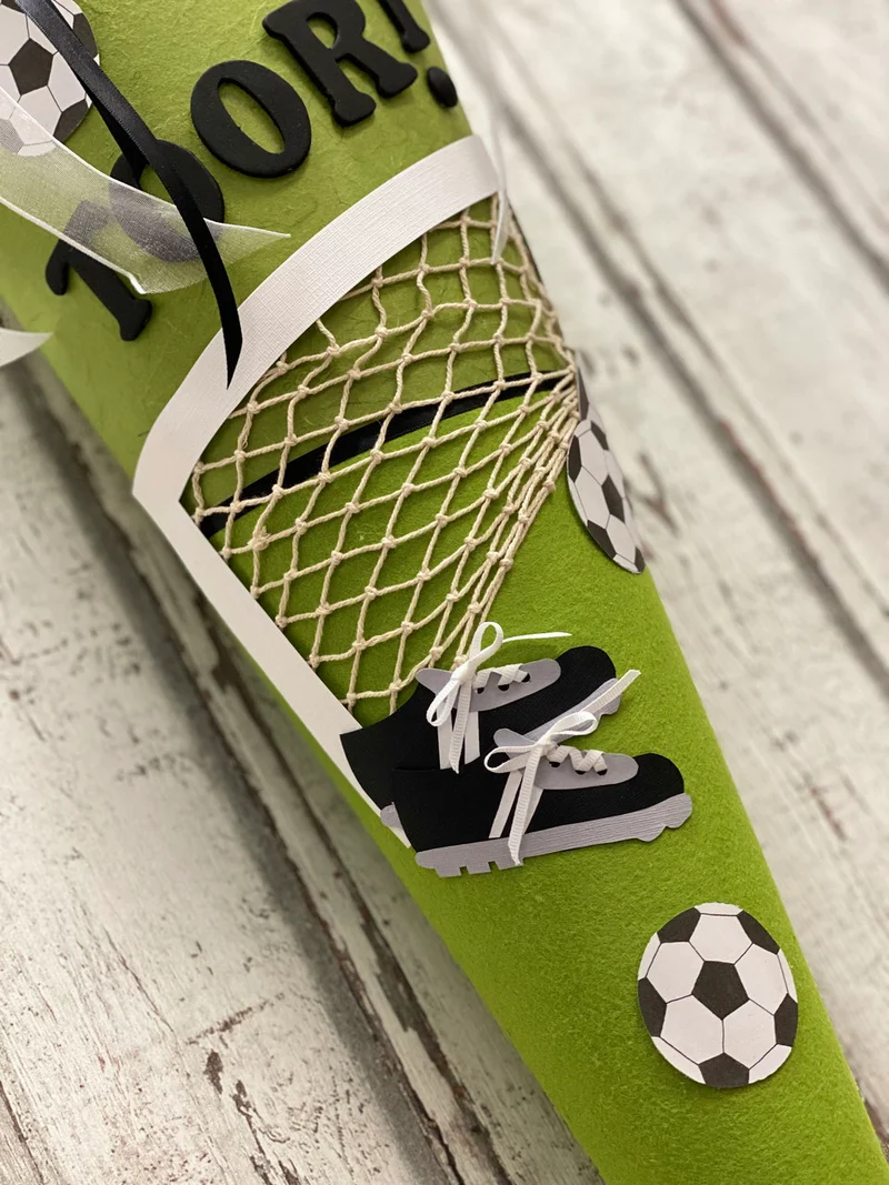 Fußball-Schultüte DIY Bastelset - aus Schultüte wird Nachtlicht