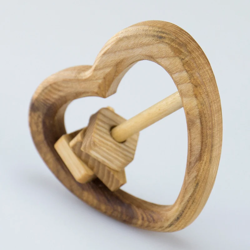 Holzrassel Herz