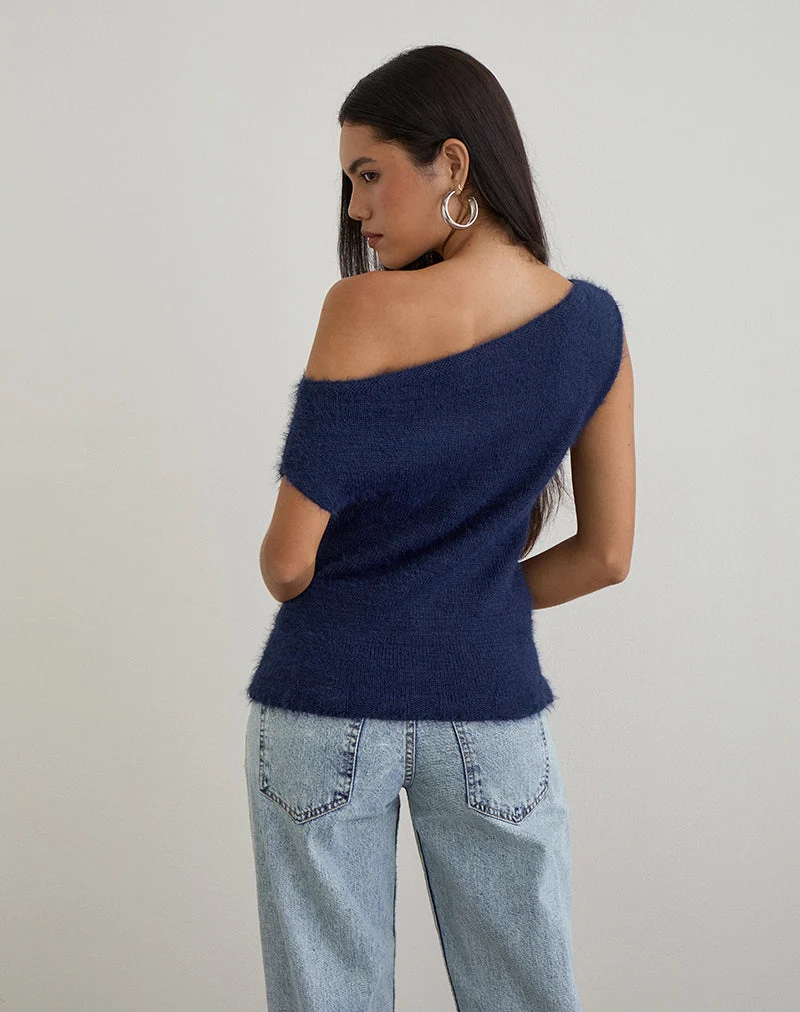 Calyce Top aus flauschigem Strick Navy