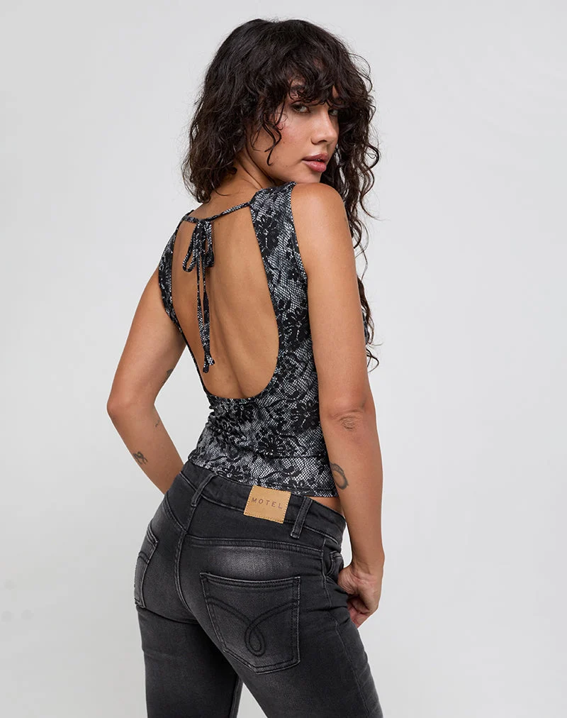 Lizette Cowl Neck Top in Midnight Floral Grau