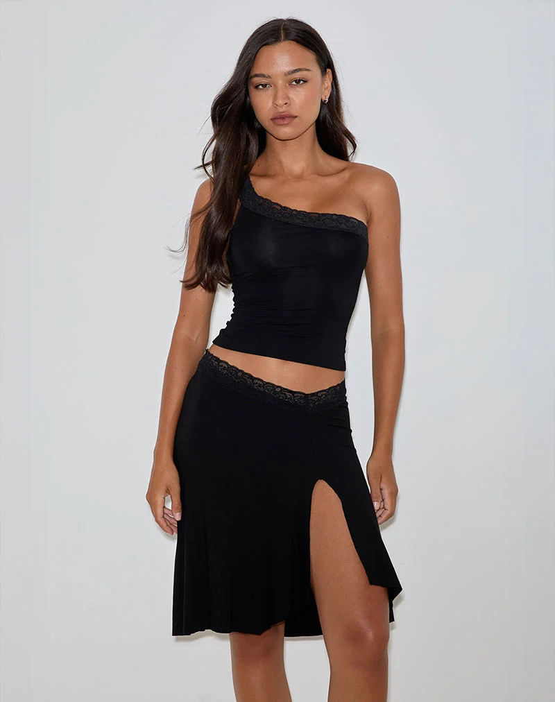 Laudine Midirock in Schwarz