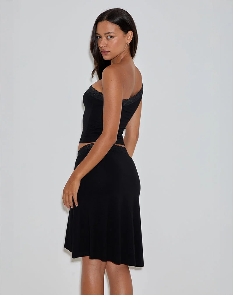 Laudine Midirock in Schwarz
