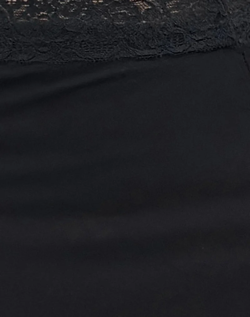 Laudine Midirock in Schwarz
