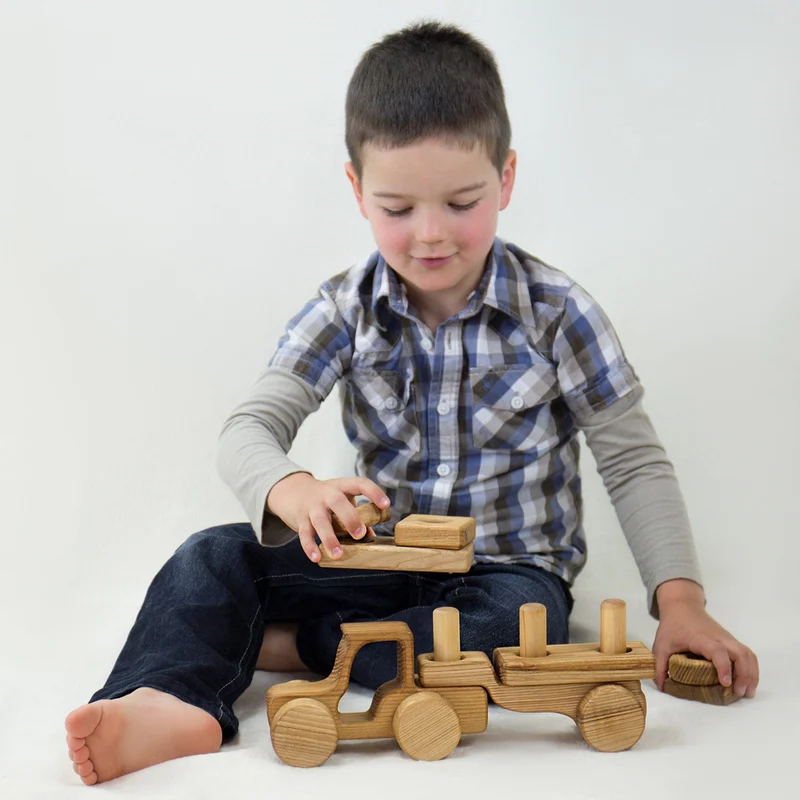 Holztraktor zum Stecken