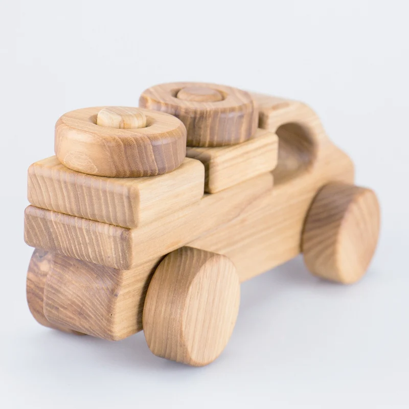 Holzauto zum Stecken