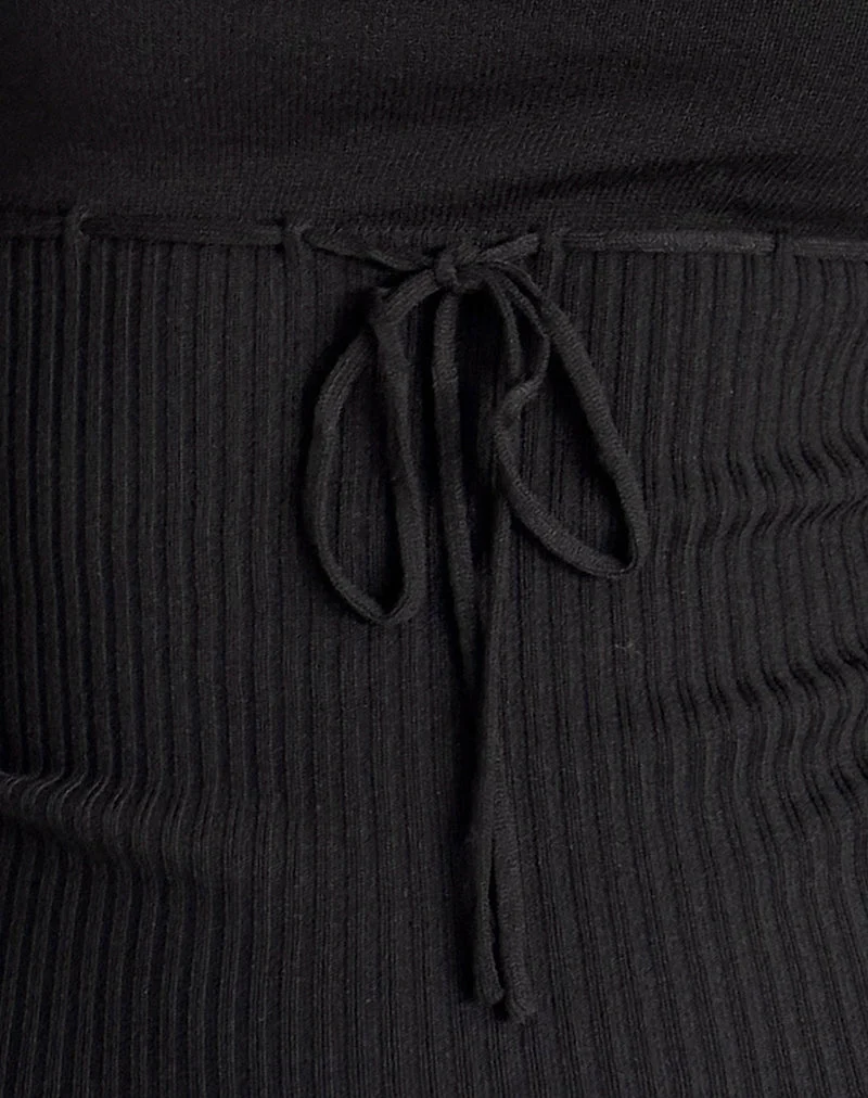 Joanie Geripptes gestricktes Cami-Top in Schwarz