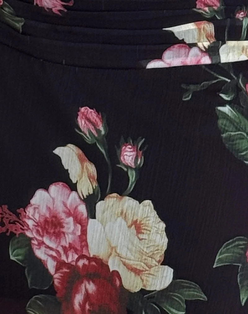 Tyler Rock in Renaissance Rose Schwarz