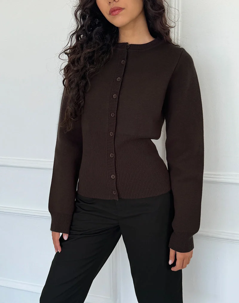 Subra Langarm-Strickjacke mit geripptem Saum in Bitterschokolade