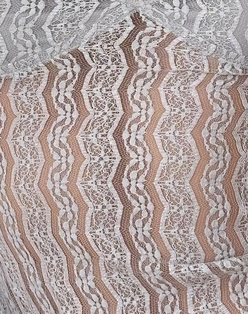 Megara Riemchen-Top aus silbergrauem Spitzen-Mesh